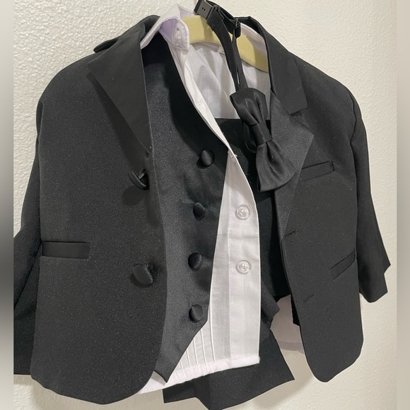 Peanut Butter Collection Bond Black Tuxedo with Bow Tie - Picture 4 of 5